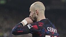 Václav �erný se raduje z druhého gólu do sít� Fenerbahce.