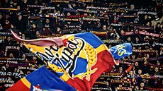 Spar�an�tí fanou�ci b�hem derby se Slavií.