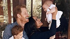 Princ Harry, vévodkyn Meghan, jejich syn Archie Harrison a dcera Lilibet Diana...