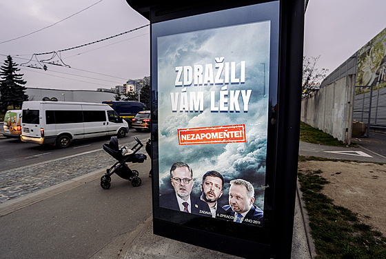 Hnutí ANO spustilo intenzivní negativní kampa� namí�enou proti vlád�, zejména...