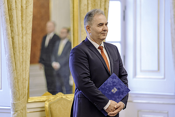 Prezident republiky Petr Pavel jmenoval na Pra�ském hrad� nového p�edsedu...