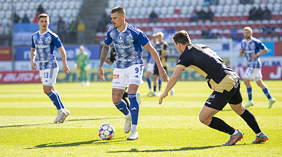 Jan Kliment z Olomouce v utkání s Hradcem Králové.