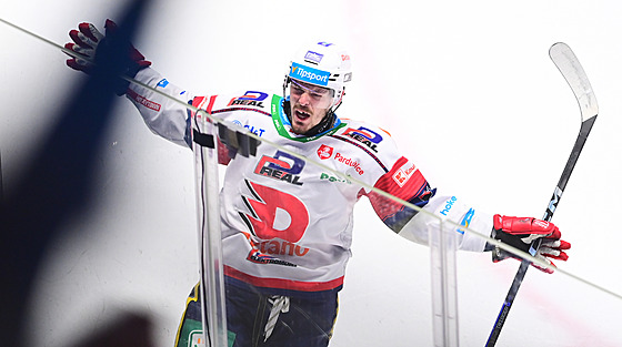 Pardubický Jasper Weatherby slaví trefu proti �eským Bud�jovicím.