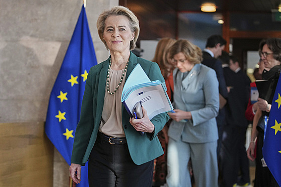 Ursula von der Leyenová p�ed p�edstavením strategie na posílení obrany Unie do...