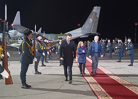Český prezident Petr Pavel přiletěl ve středu navštívit Moldavsko. Ve čtvrtek...