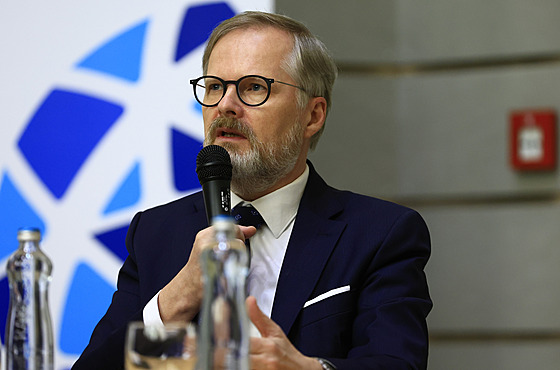 Premiér Petr Fiala (ODS).