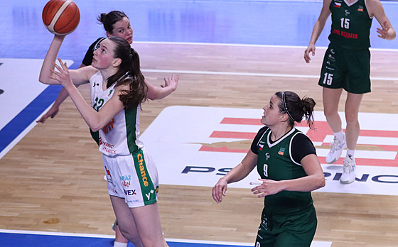 Emma �echová ze �abin Brno zakon�uje na ko� SB� Ostrava, neubránila ji Michaela...