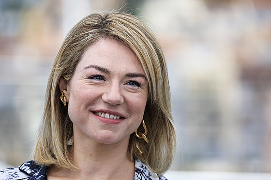 Émilie Dequenneová v Cannes (17. kv�tna 2023)