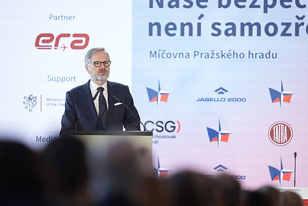 Fiala vs. Babiš o obraně: zápas v bahně se změnil v clash v bažině