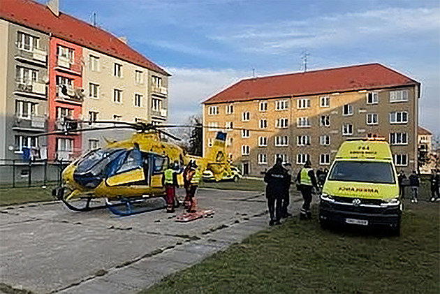 Na sídli�ti v Jirkov� vypadlo z okna domu batole.