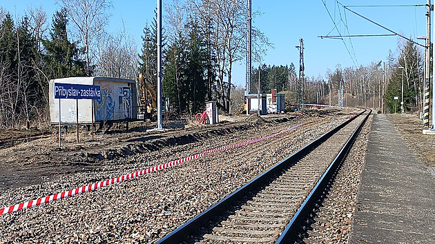 Přibyslav už podruhé obklíčí souběh uzavírek. Rekonstrukce trati zavře mosty