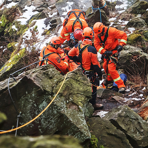 Hasii z Olomouckého kraje cviili v Moravském krasu.