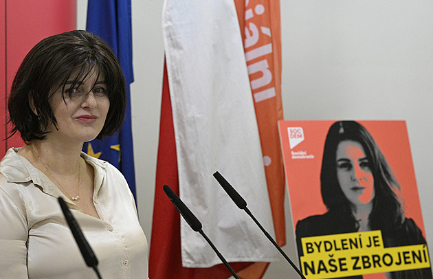 SOCDEM po krachu námluv s KSČM ukáže své priority. Slibuje 20 tisíc bytů ročně
