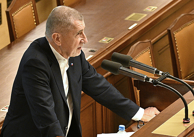 Babiš ve Sněmovně odpovídá na Fialovo opakované pozvání k jednání o obraně