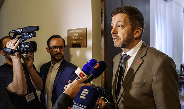 Poslanci rozhodnou o zákazu tlumičů. K obraně je nepotřebujeme, říká Rakušan