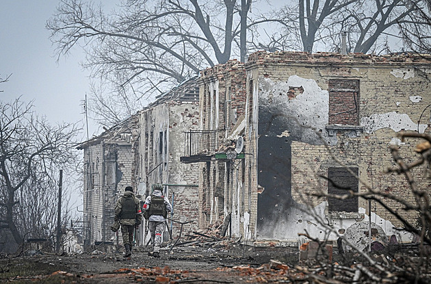 Pacifisté mají ty nejlepší úmysly. Neměli by ale bránit nepacifistům udělat vše pro obranu vlasti