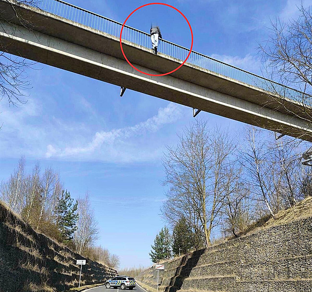 Od smrti dlil osmaticetiletého mue opravdu jen povstný krek..