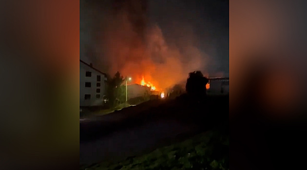 Už 59 obětí si vyžádal požár klubu v Severní Makedonii. Hořet začalo při koncertu