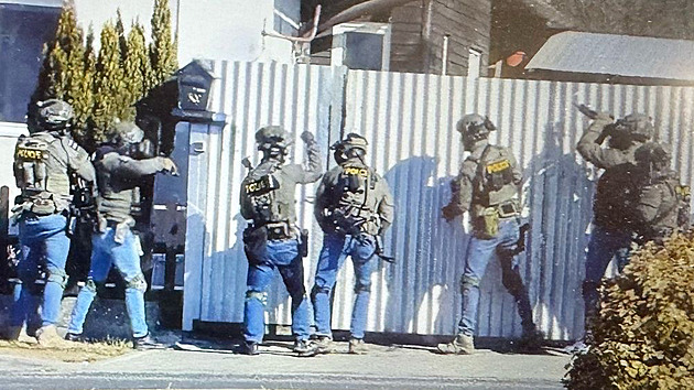 Snímek ze zadr�ení jednoho z recidivist� podez�elých ze série vloupání,...