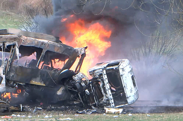 Srážka cisterny s tramvají v Německu. V plamenech uhořeli tři lidé