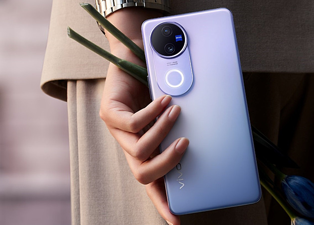 Nové vivo V50 je mistr portrétů s obří baterií a vysokou odolností