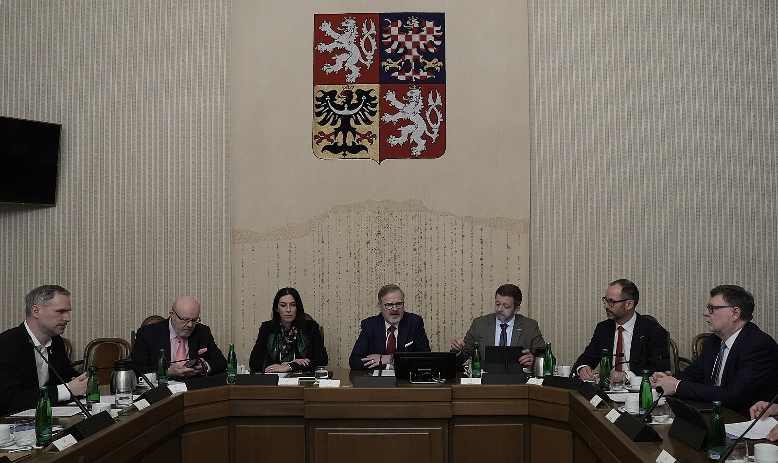 Fiala svolal jednání šéfů stran o bezpečnosti, lídři ANO a SPD nedorazili