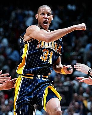 Reggie Miller se raduje z �sp�n� trefy.