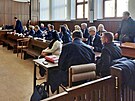 K novmu soudu se na zatku tdne dostavili pouze ti z obalovanch a patnct...