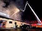 Non por haly v Ostrav-Pvoze likvidovalo jedenct hasiskch jednotek.