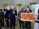 Debatu premira Petra Fialy na Fakult socilnch studi Masarykovy univerzity...
