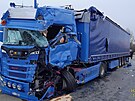 Nehoda dvou kamion� zastavila provoz mezi �ernicemi a �t�novicemi. Jeden z voz�...