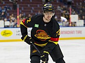 Filip Chytil v retro barvách Vancouver Canucks