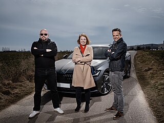 Pot�etí se vydali noviná�ka Lenka Vichnarová, �éf p�ílohy Auto.iDNES.cz...