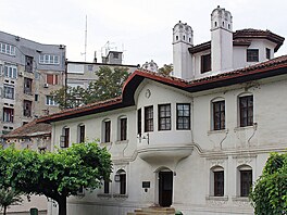 B�lehrad (Srbsko) I pozd�ji se b�lehradské paláce dr�ely b�lavé linie. D�kazem...