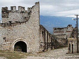 Berat (Albánie) Historie Beratu sahá a� do �as� antiky. V 9. století se sídlo...