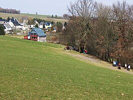 Zna�ená stezka �afránová stuha (Krokus-Schleife) opisuje zhruba t�íkilometrovou...