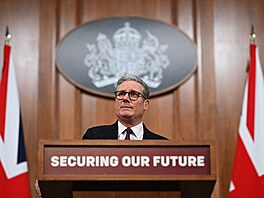 Britský premiér Keir Starmer bhem virtuální schzky svtových lídr vnované...
