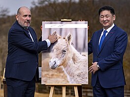 Mongolský prezident Uchnaagijn Chürelsüch klisni�ku pojmenoval Dagina, tedy...