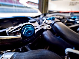Testování závodní stáje Buggyra v Most. Hasicí tryska v motoru vozu Mercedes...