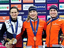 Nizozemská rychlobrusla�ka Joy Beuneová bere sv�tové zlato z trati 3000 metr�,...