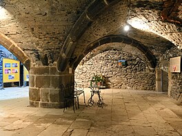 M��ete jej projít od sklepení�