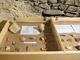 Ve sklepení se dozvíte o právu útrpném, na nádvo�í m��ete nav�tívit galerii s...