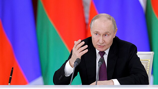 Ruský prezident Vladimir Putin na tiskové konferenci po setkání v Moskvě. (13. března 2025)