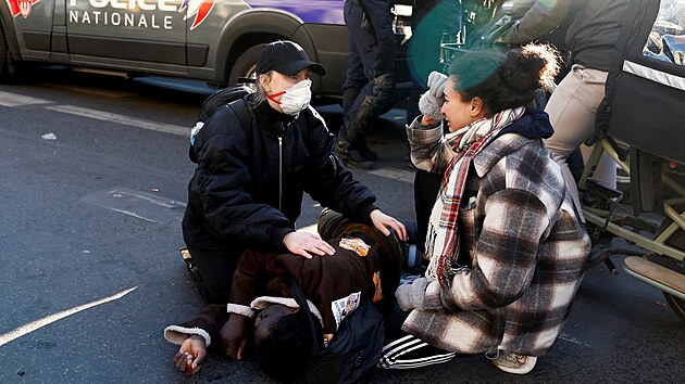 Policie vykl�zela pa��sk� divadlo, kter� od prosince okupovaly stovky migrant�. (18. b�ezna 2025)