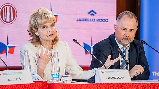 Ekonomka Jana Matesov na panelov diskusi o navyovn obrannch vdaj bhem konference Nae bezpenost nen samozejmost. (18. bezna 2025)
