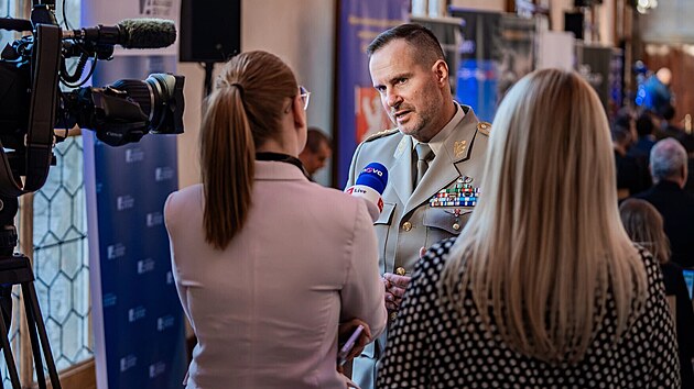 N��eln�k Gener�ln�ho �t�bu A�R odpov�d� novin���m na konferenci Na�e bezpe�nost nen� samoz�ejmost. (18. b�ezna 2025)