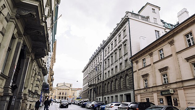 Petschkv palc, za prvn republiky sdlo rodinn banky, za protektortu sdlo gestapa, dnes tu sdl ministerstvo prmyslu a obchodu. (17. bezna 2025)