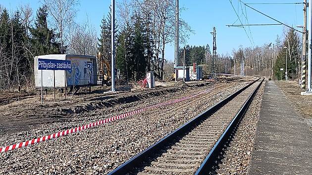 Sprva eleznic (S) modernizaci zmiovanho seku rozthla do t let. Pot se mstn traov rychlost zv ze 100 na 160 kilometr za hodinu.