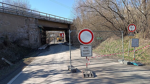 U od prvnho beznovho pondl je uzaven podjezd pod eleznic u Hesova. Na zatku dubna se pak pidaj i mosty v lokalitch Dvorek a Po.