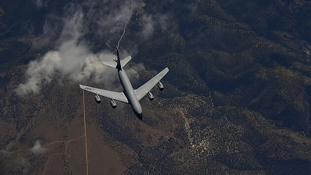 Stroj KC-135 Stratotanker Letectva Spojen�ch st�t� americk�ch.